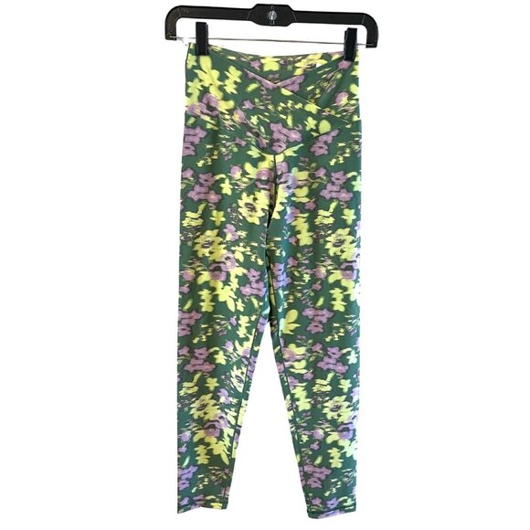 New Offline By AERIE L Green Floral Real Me Hi-Rise 7/8 Legging cross waist NWOT - Picture 1 of 5